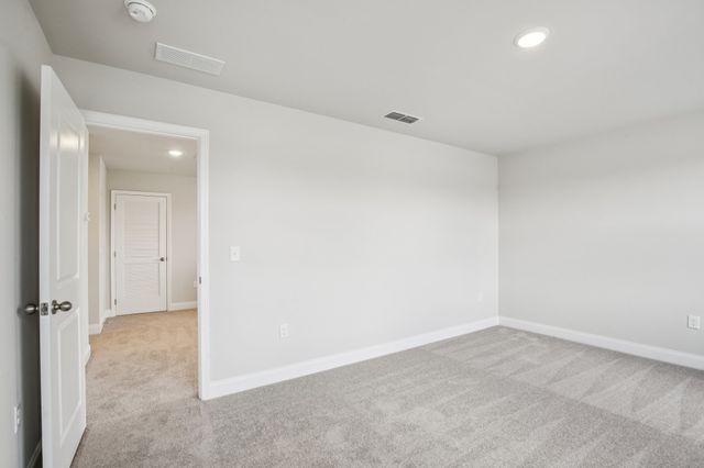 1088 Large Poppy Dr, La Vergne, TN 37086