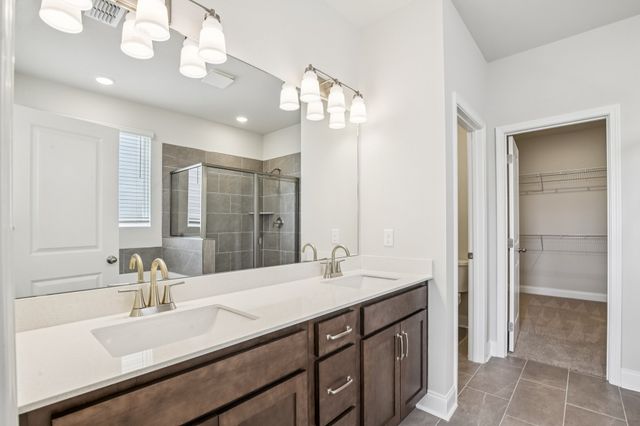 1088 Large Poppy Dr, La Vergne, TN 37086