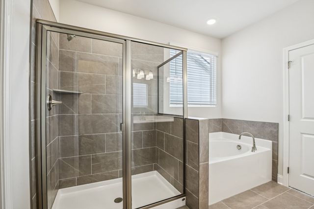 1088 Large Poppy Dr, La Vergne, TN 37086