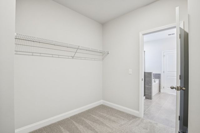 1088 Large Poppy Dr, La Vergne, TN 37086