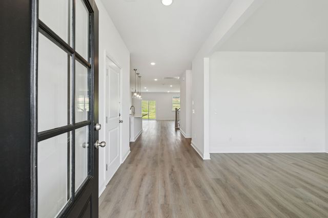 1088 Large Poppy Dr, La Vergne, TN 37086