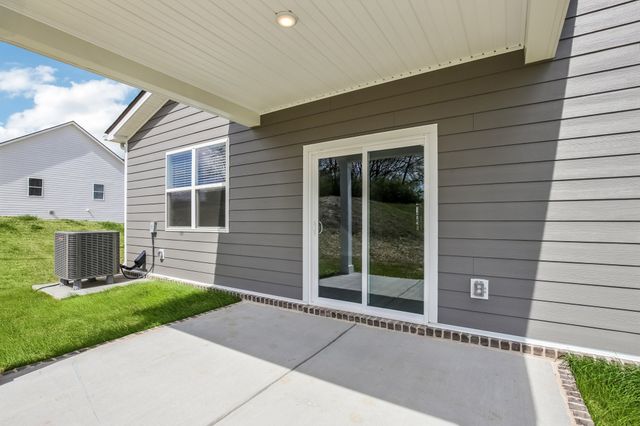 1088 Large Poppy Dr, La Vergne, TN 37086