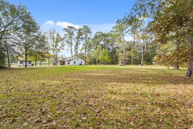 17078 Oak Grove Lane, New Caney, TX 77357