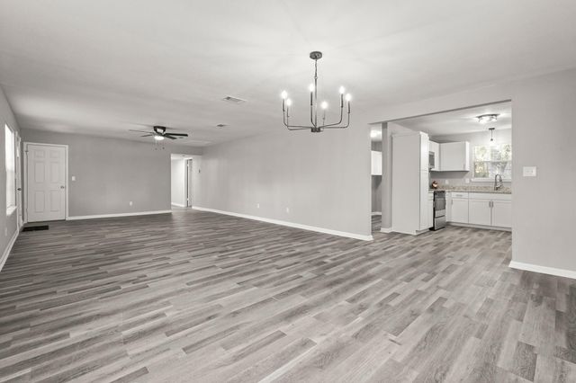 17078 Oak Grove Lane, New Caney, TX 77357