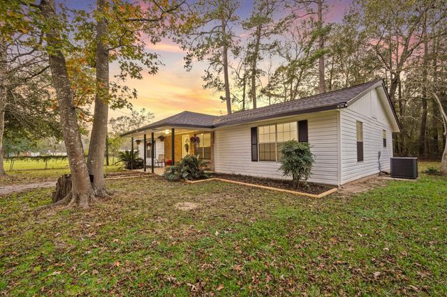 17078 Oak Grove Lane, New Caney, TX 77357