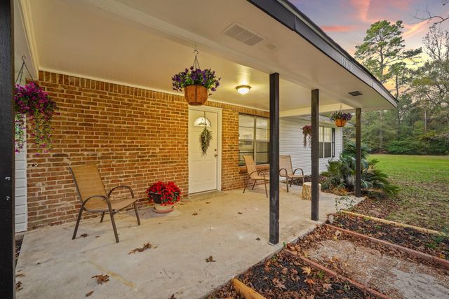 17078 Oak Grove Lane, New Caney, TX 77357