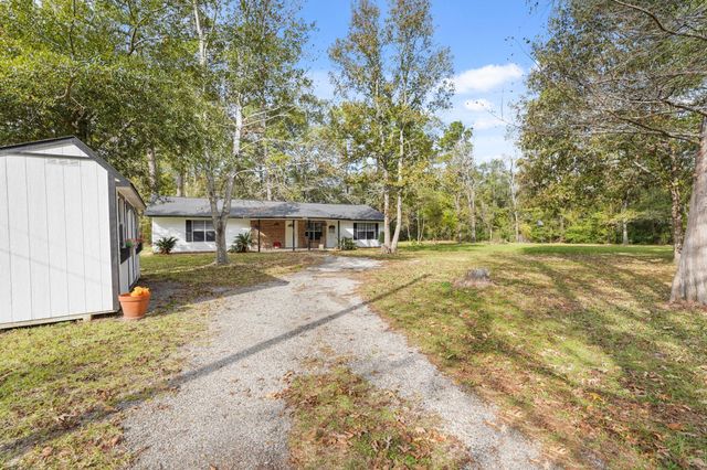 17078 Oak Grove Lane, New Caney, TX 77357