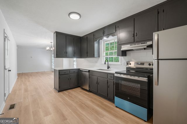 134 N Lake Drive, Lagrange, GA 30240