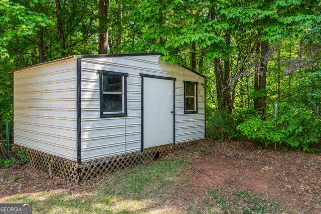 134 N Lake Drive, Lagrange, GA 30240