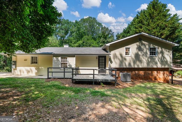 134 N Lake Drive, Lagrange, GA 30240