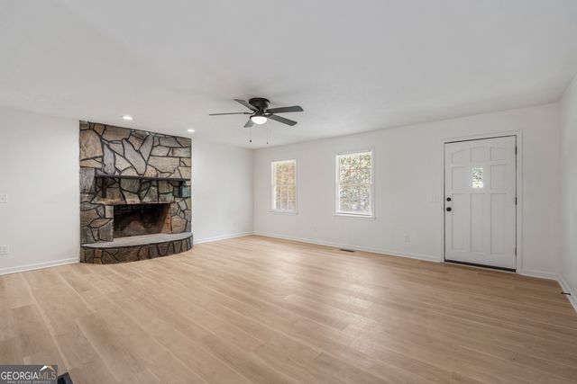 134 N Lake Drive, Lagrange, GA 30240