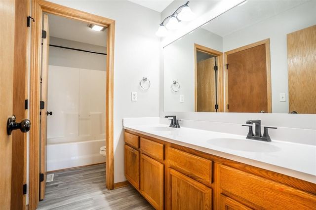 525 SE 9th Street, Des Moines, IA 50309