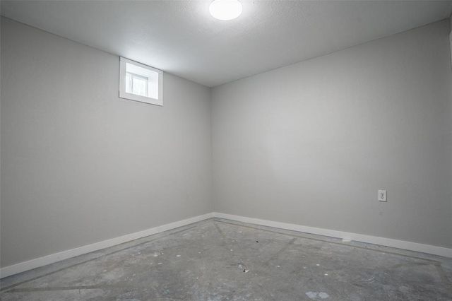 525 SE 9th Street, Des Moines, IA 50309