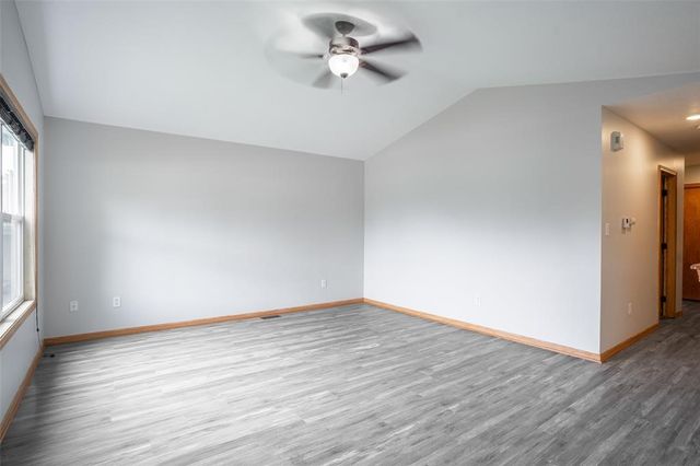 525 SE 9th Street, Des Moines, IA 50309