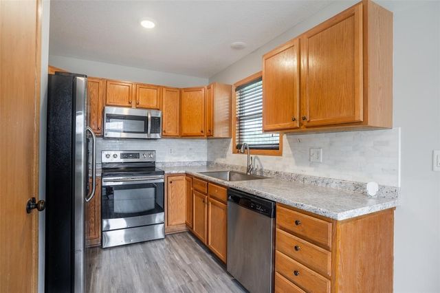 525 SE 9th Street, Des Moines, IA 50309