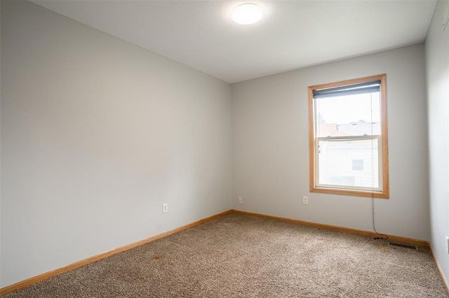 525 SE 9th Street, Des Moines, IA 50309