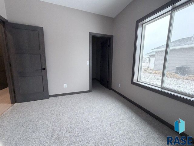 1104 S 6th Ave Avenue, Rock Rapids, IA 51246