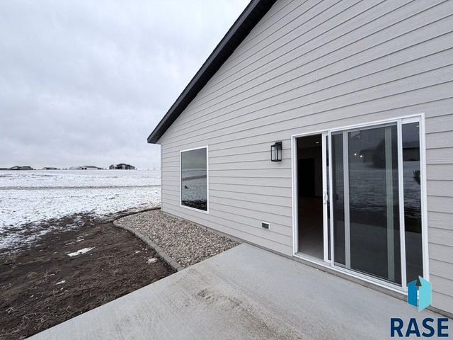 1104 S 6th Ave Avenue, Rock Rapids, IA 51246