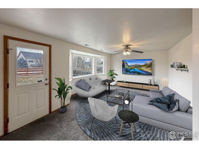 5442 Fox Run Blvd, Longmont, CO 80504