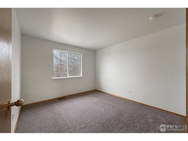 5442 Fox Run Blvd, Longmont, CO 80504