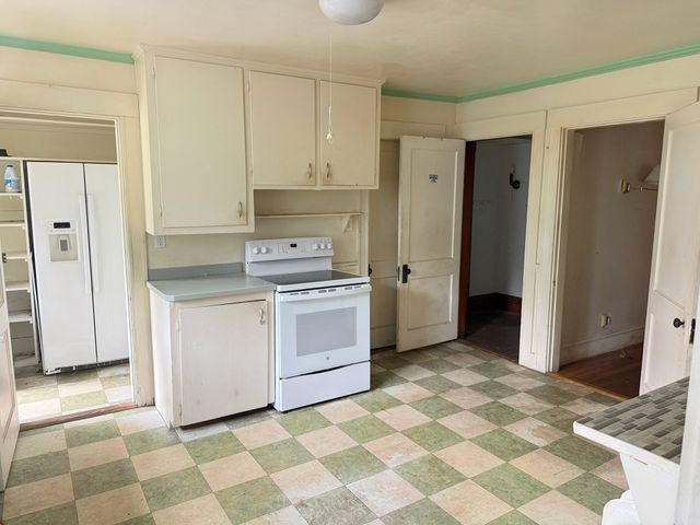 57 Benvenue Street, Wellesley, MA 02482