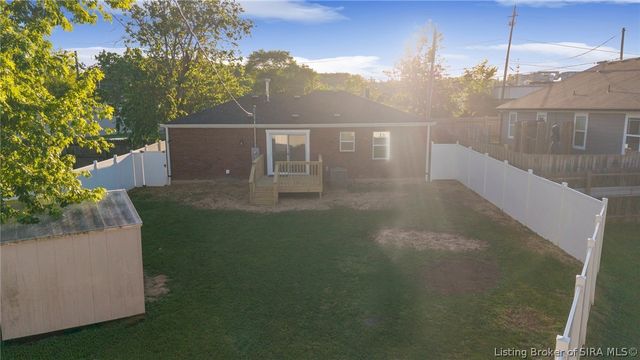 2104 Green Valley Road, New Albany, IN 47150