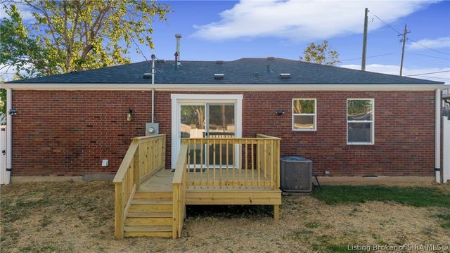 2104 Green Valley Road, New Albany, IN 47150