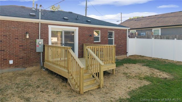 2104 Green Valley Road, New Albany, IN 47150