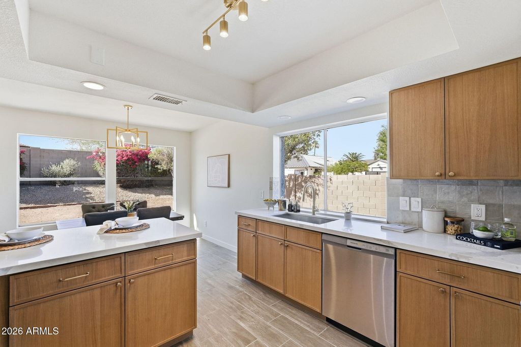 Image 18 of property listing at 4574 E CORRAL Road, Phoenix, AZ 85044