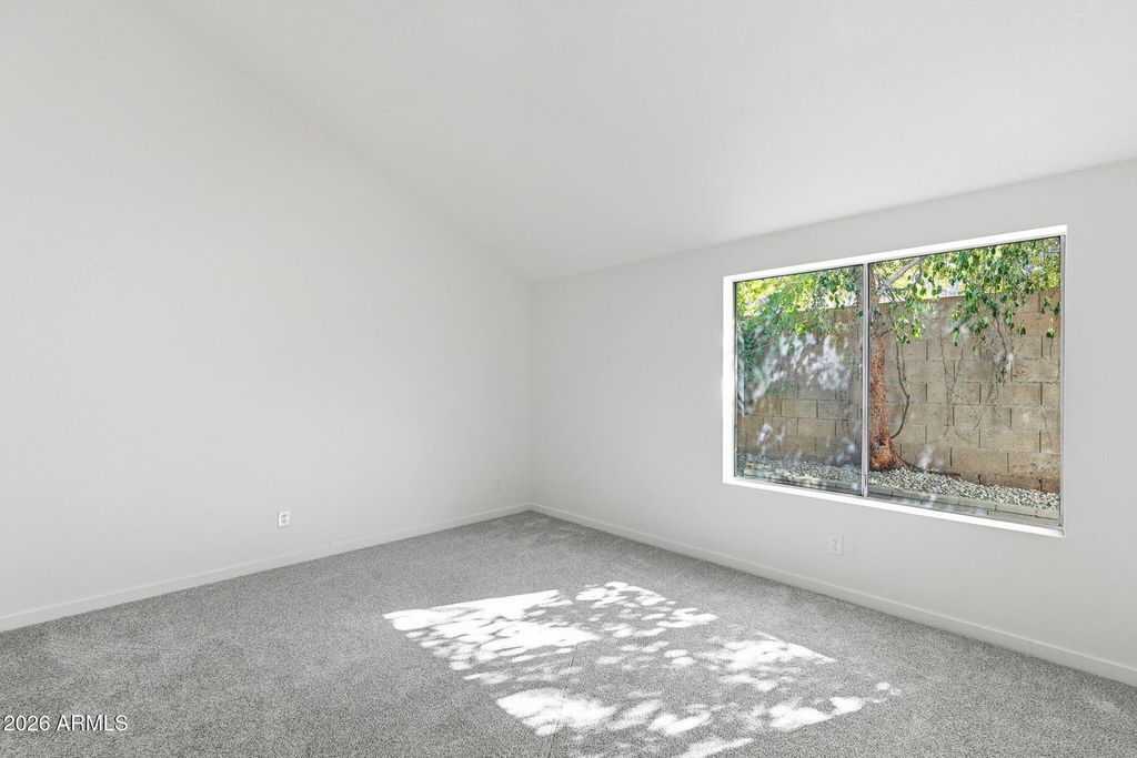 Image 25 of property listing at 4574 E CORRAL Road, Phoenix, AZ 85044