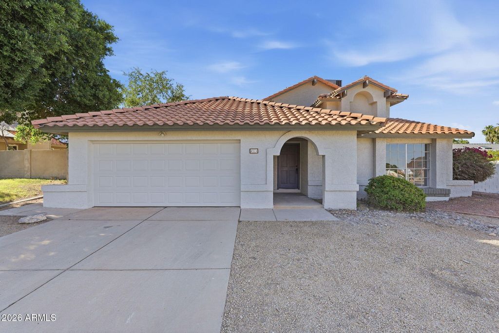 Image 3 of property listing at 4574 E CORRAL Road, Phoenix, AZ 85044
