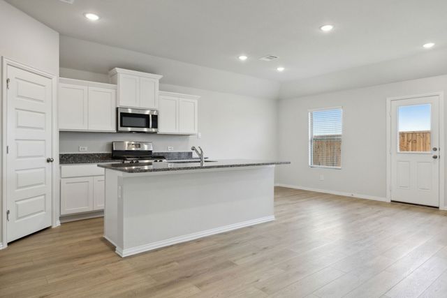 603 Stone Hollow Drive, Van Alstyne, TX 75495