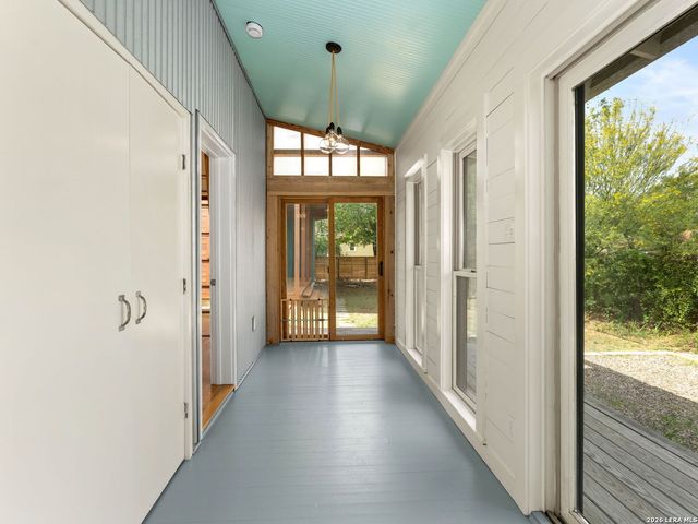 318 Sadie Street, San Antonio, TX 78210