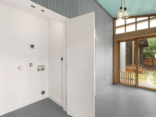 318 Sadie Street, San Antonio, TX 78210