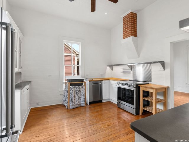 318 Sadie Street, San Antonio, TX 78210