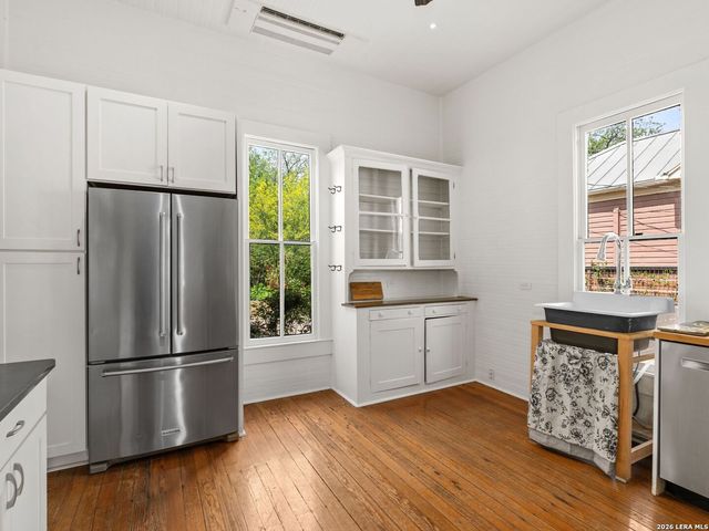 318 Sadie Street, San Antonio, TX 78210