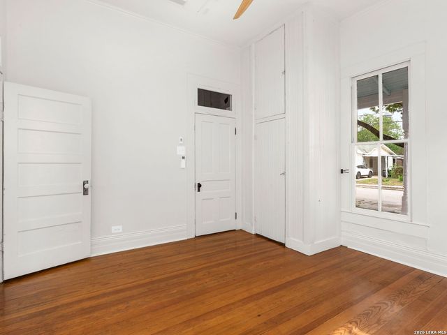 318 Sadie Street, San Antonio, TX 78210