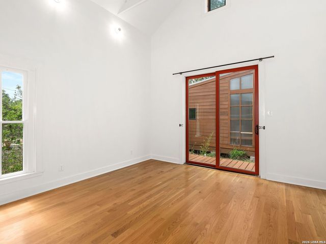 318 Sadie Street, San Antonio, TX 78210