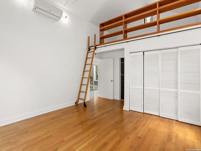 318 Sadie Street, San Antonio, TX 78210