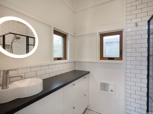 318 Sadie Street, San Antonio, TX 78210