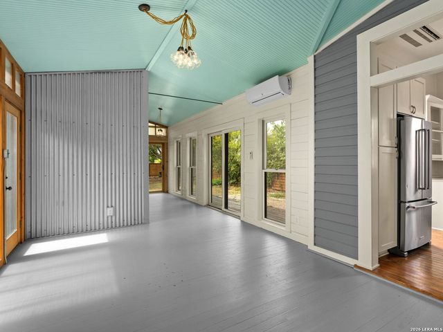 318 Sadie Street, San Antonio, TX 78210