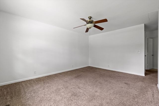 555 E Garden Farm Road, Rossville, GA 30741