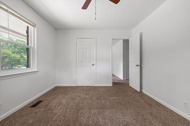 555 E Garden Farm Road, Rossville, GA 30741