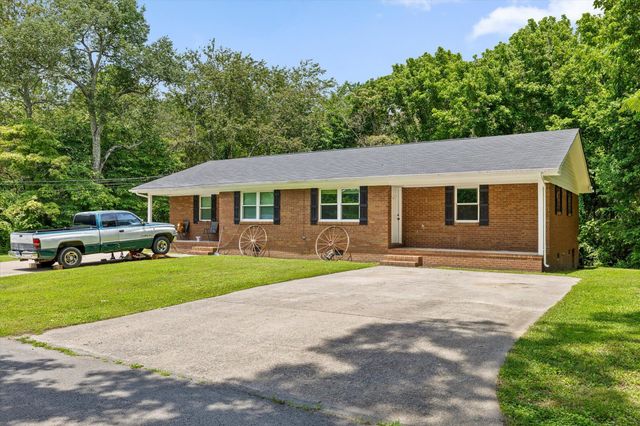 555 E Garden Farm Road, Rossville, GA 30741