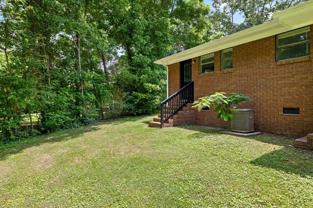 555 E Garden Farm Road, Rossville, GA 30741
