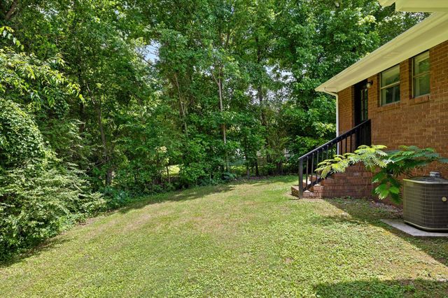 555 E Garden Farm Road, Rossville, GA 30741