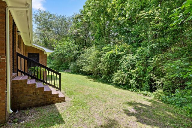 555 E Garden Farm Road, Rossville, GA 30741