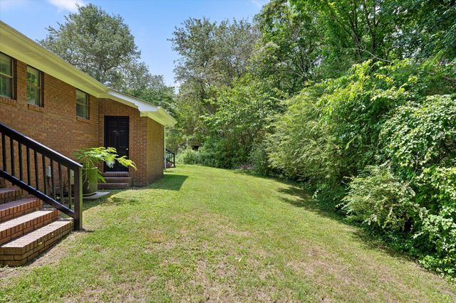 555 E Garden Farm Road, Rossville, GA 30741