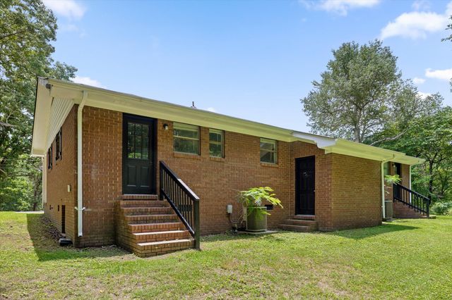 555 E Garden Farm Road, Rossville, GA 30741