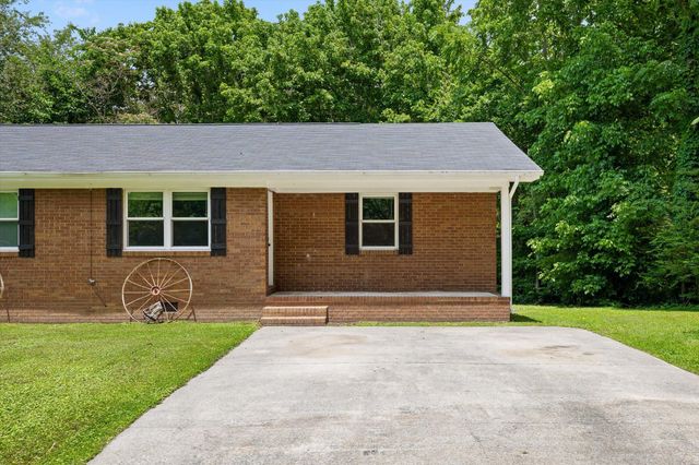 555 E Garden Farm Road, Rossville, GA 30741